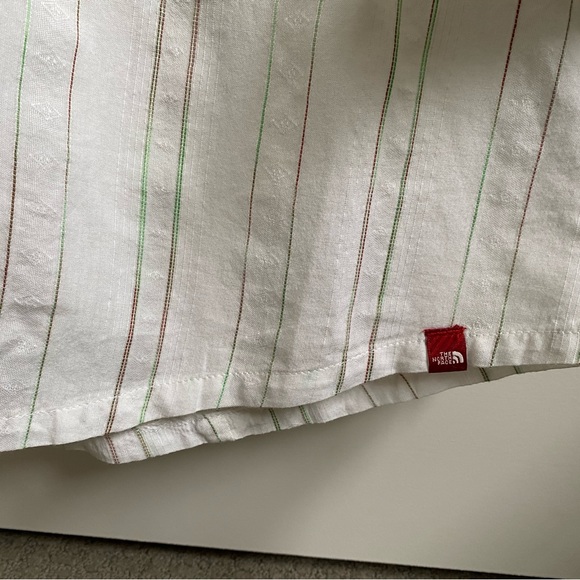 North face ladies cotton button up top - Picture 6 of 8